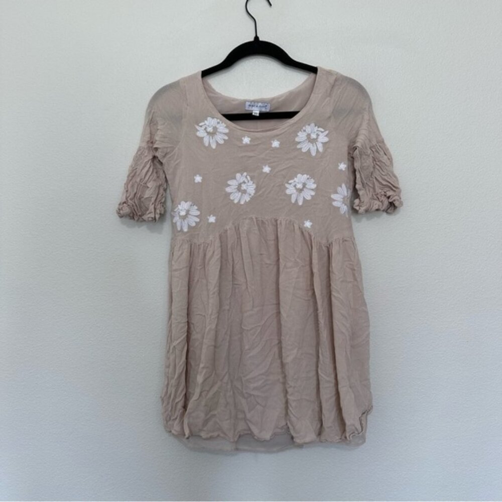Piper & scoot white floral embroidered tan babydoll mini dress size XS women’s